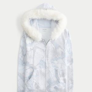Hollister White and Gray Hoodie with Faux Fur Hood super soft 🩵